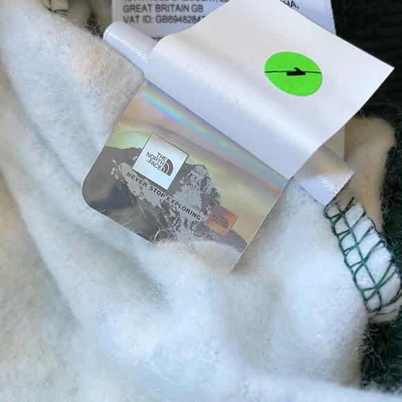 The North Face Women’s Holiday Hoodie - Picture 7 of 7